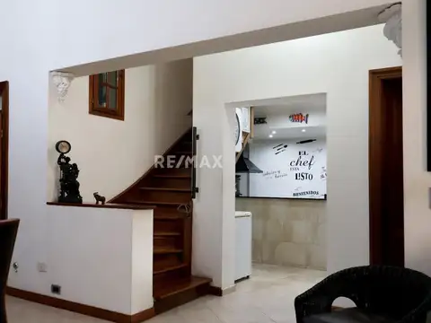 Casa 5 ambientes con 2 baños