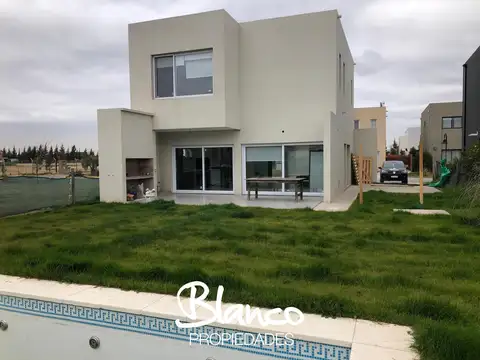 Casa en Venta en Vila Marina, USD 300.000