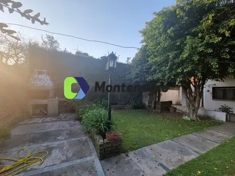 Casa 6 ambientes con 2 baños