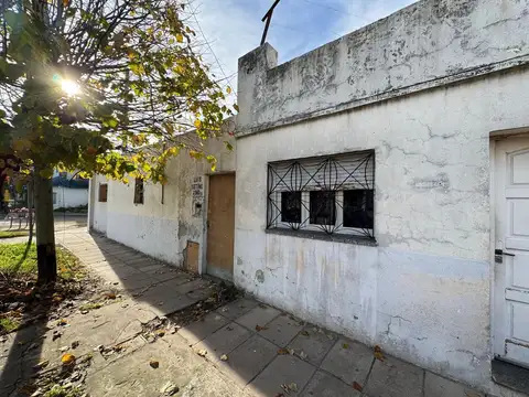 CASA 3 AMBIENTES EN VENTA ISIDRO CASANOVA