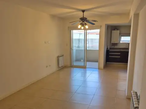 ALQUILER  - DTO. 3 AMB. EXTERNO  C/COCHERA - 75 M2. - CENTRO