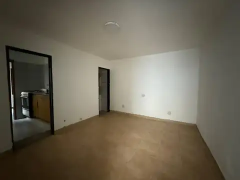 Dpto. Tipo casa para dos familias sin expensas