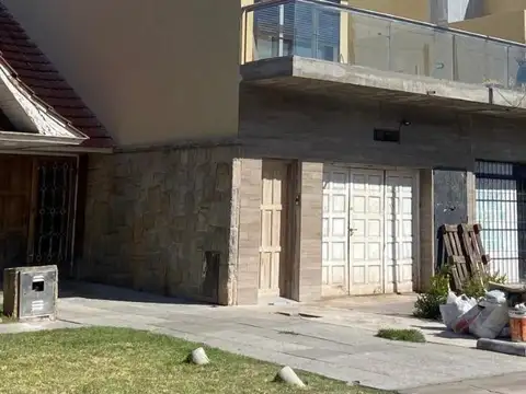 Depto Tipo Casa en Alquiler de 4 ambientes