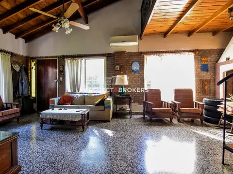 Casa en Venta con 1 cochera