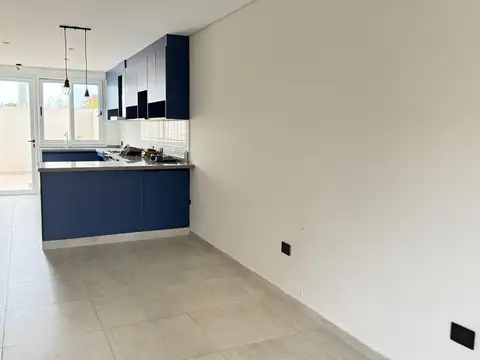 Depto Tipo Casa 4 ambientes con 2 baños