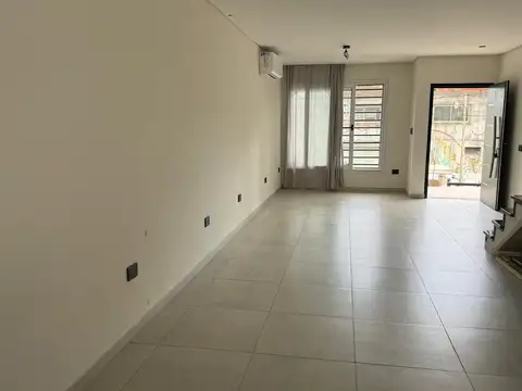 Depto Tipo Casa en Alquiler A Estrenar
