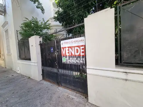 Imponente Residencia Neoclásica con Piscina y Cochera