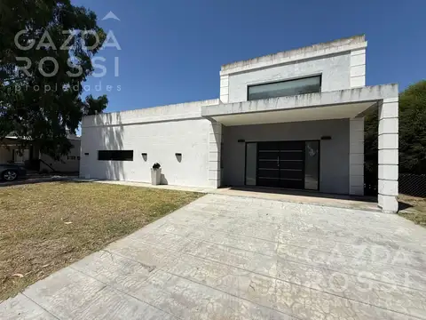 Casa en Alquiler en Countries y Barrios Cerrados en Ezeiza, USD 1.400