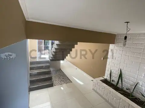 Lopez y Planez 2700, Piso 0