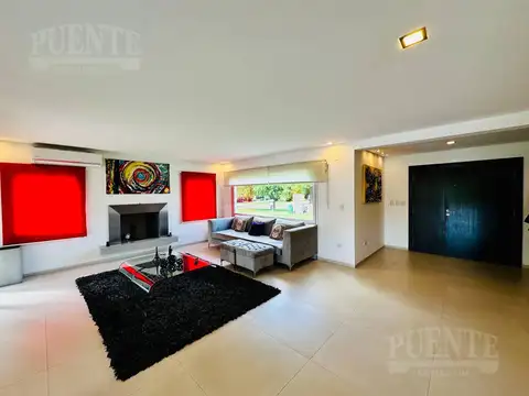 Casa 6 ambientes con 5 baños