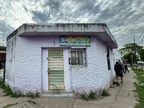 OPORTUNIDAD DE 3 CASAS CON LOCAL