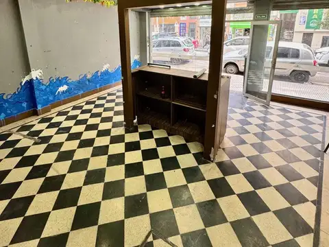 Local en Venta 40 años