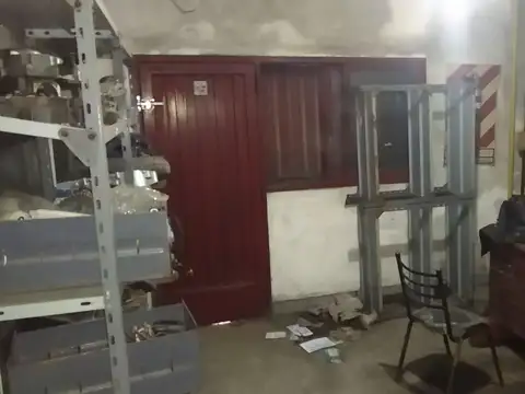 Galpon en Venta 24,98  mts Fondo