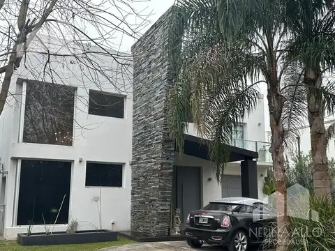 Casa en  B. CERRADO ALTOS DEL SOL