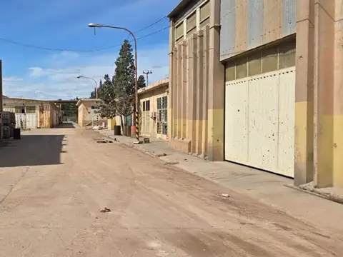 Galpon en Alquiler 78  mts Frente