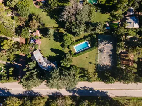 CASA QUINTA SAN VICENTE VENTA CON PILETA Y TENIS