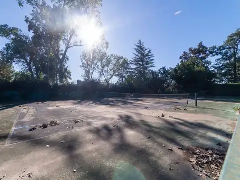 CASA QUINTA SAN VICENTE VENTA CON PILETA Y TENIS