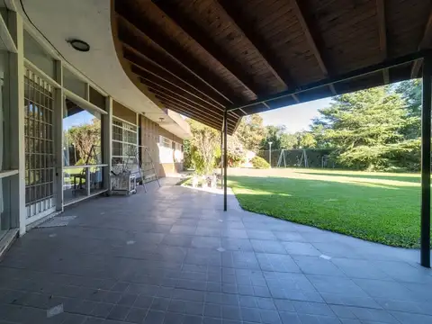 Casa 5 ambientes con 2 baños