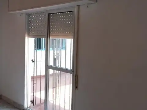 Depto Tipo Casa en Venta en Lanus Oeste, USD 80.000