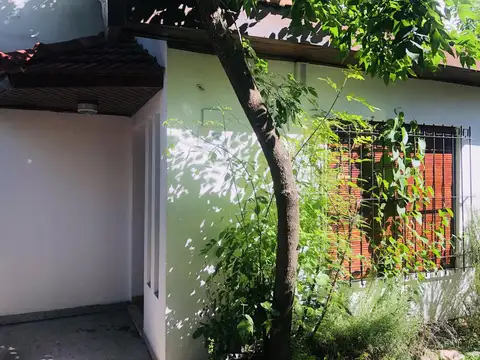 Casa en Alquiler en Manuel B Gonnet, $ 1.000.000