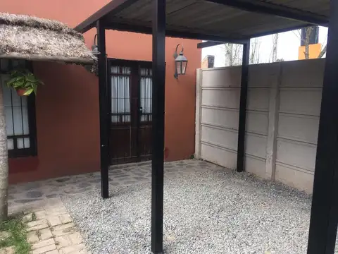 Casa en Venta con 1 cochera