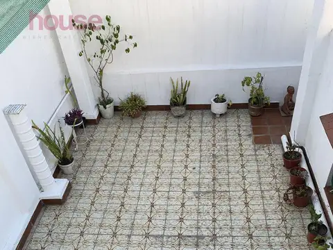 PH con patio, terraza y quincho  