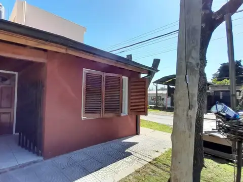 VENTA PH 3 AMBIENTES MUY COMODO EN CASTELAR