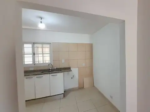Depto Tipo Casa en Venta en Castelar, USD 72.000