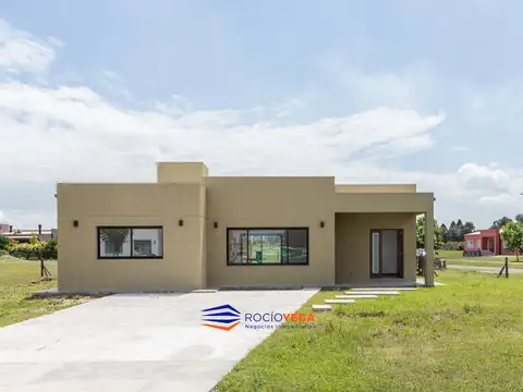 Casa en venta en Los Juncos, Luján