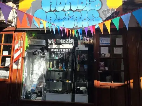 VENTA LOCAL, en CASEROS CENTRO S/ AV. URQUIZA