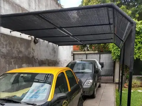 Depto Tipo Casa en Venta con 2 cocheras
