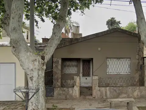 Casa en el Centro de Baigorria Dos Dormitorios y Patio