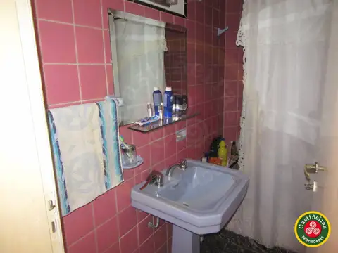 Casa 5 ambientes con 2 baños