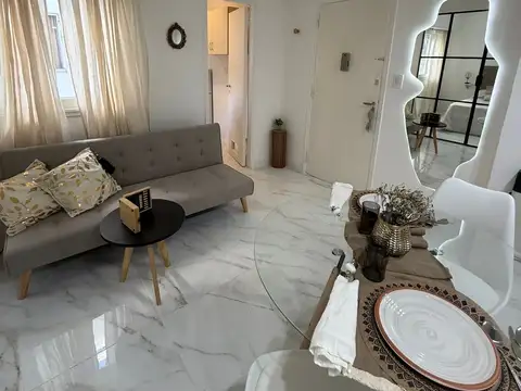Venta Departamento 1 ambiente Dividido. Plaza Colón