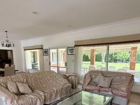 Casa 5 ambientes con 5 baños