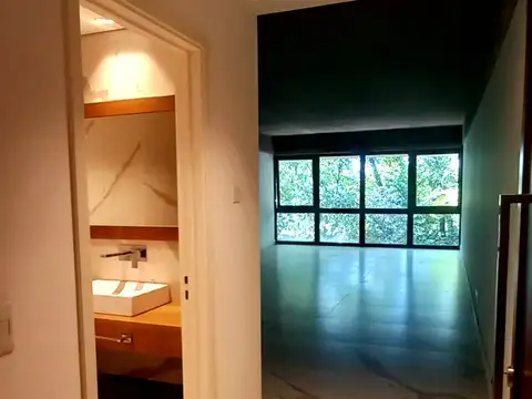 OFICINA EN EDIFICIO HILTON - THAYS LELOIR