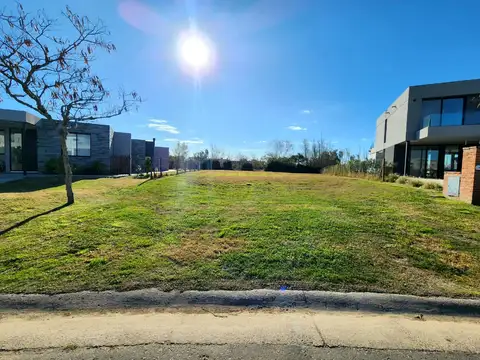 Terreno/lote Barrio Acacias, El Cazador, Puertos del Lago, Escobar. Orientacion Noroeste.