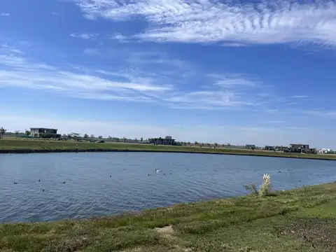 Barrio Costas - Lote al agua