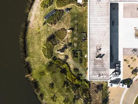 Barrio Costas - Lote al agua