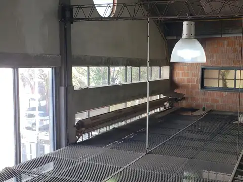 Galpon en Venta 10  mts Fondo