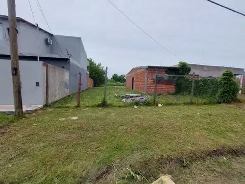 VENTA DE LOTE CON CONSTRUCCION A TERMINAR-GLEW