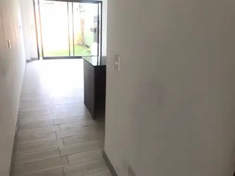 Casa 5 ambientes con 4 baños