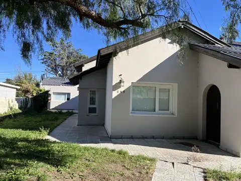 Amplia Casa con Jardín y Pileta – Ideal para la Familia