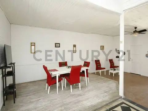 Casa en venta Ensenada con cochera y parque