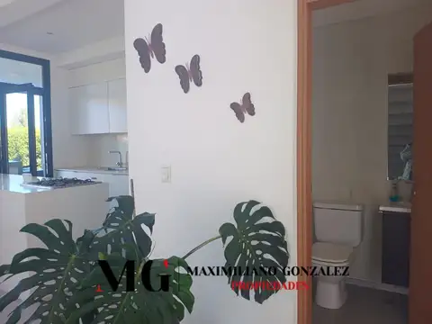 Casa 4 ambientes con 3 baños