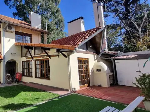 CHALET  EN SAN  GERONIMO  IMPECABLE 4 AMB.