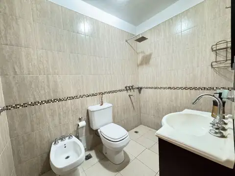 Casa en Venta con 6 cocheras