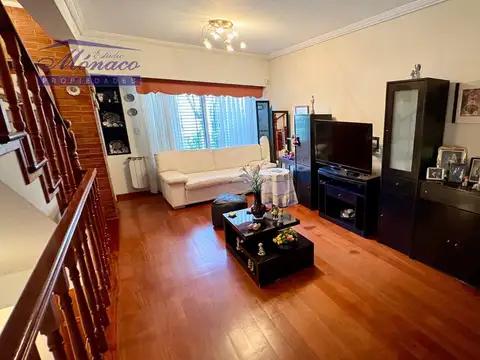 Depto Tipo Casa 4 ambientes con 3 baños