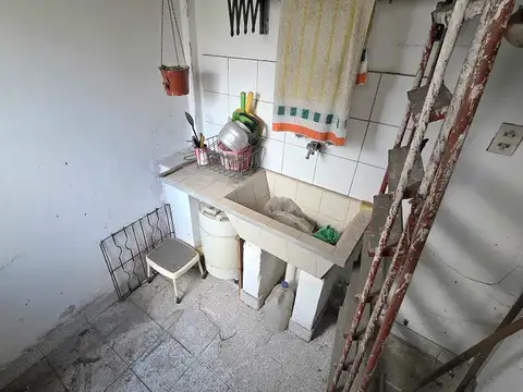 Departamento tipo casa en venta en Burzaco