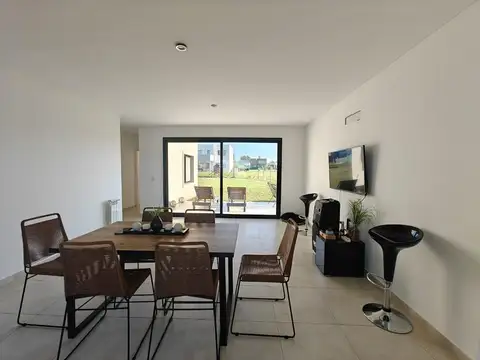 Casa en Venta en Pilar Del Este - Santa Elisa, USD 155.000